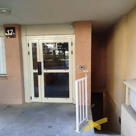 T2 Climatise Avec Garage, Proche Centre Et Plages - Fr-1-610-113